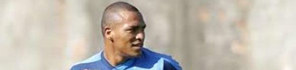 Titi alerta para o perigo das bolas paradas contra o Palmeiras