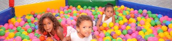 Crianças de Lauro de Freitas se divertem com Praça do Lazer