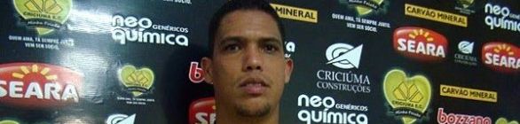 Vitória pode estrear Charles contra o Sport