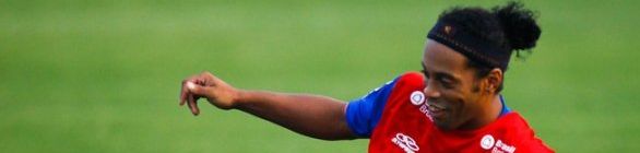 Ronaldinho diz que daria carrinho para machucar Dunga