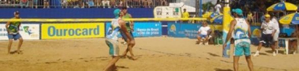 Feras agitam praia da Boca do Rio no fim de semana