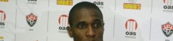 Gilberto se diz pronto para ajudar o Vitória contra o Paraná