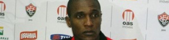 Vitória culpa ansiedade por erros e vê próximos jogos como decisões