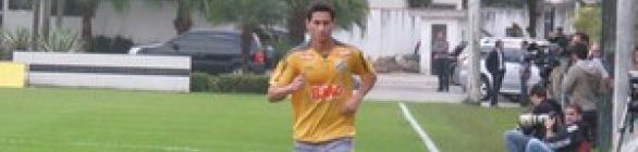 Após 35 dias, Ganso volta a correr nos gramados do CT Rei Pelé