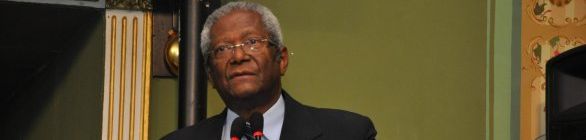 Edvaldo Brito propõe voto aberto para cassação de mandatos e vetos do prefeito