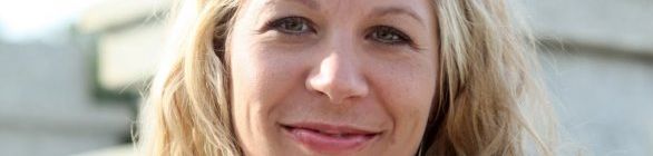 SARAJANE SERÁ HOMENAGEADA PELOS 30 ANOS DE CARREIRA NO CAMAROTE MARTA GÓES   