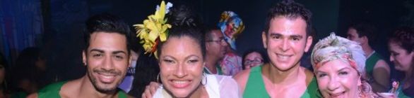 MARTA GÓES COROOU MADRINHA E PADRINHO DO SEU CAMAROTE