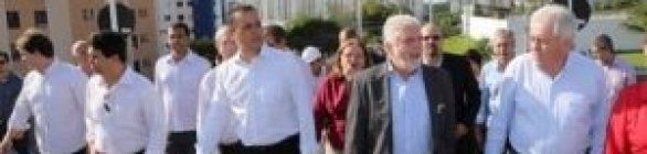 Governador inaugura viaduto e via marginal na Avenida Paralela