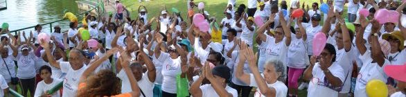 Caminhada reuniu centenas de idosos no Dique na manhã desta sexta-feira 