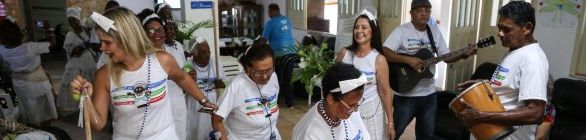  Idosos participam de lavagem no Abrigo Dom Pedro II  