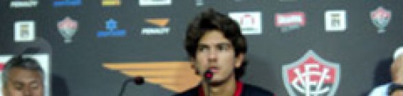 Alison é apresentado e promete comemorar gol em BaVi