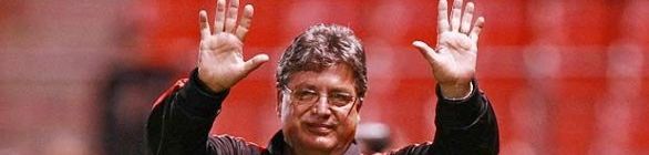 Geninho vira obrigação moral do Vitória