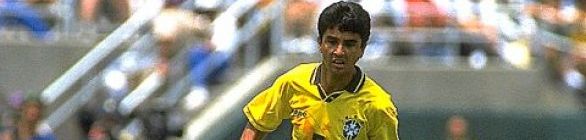 Bebeto se emociona com estádio Pituaçu