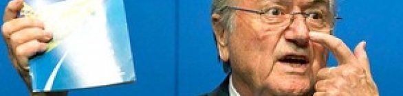 Blatter é reeleito após mudanças na Fifa