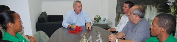 Sudesb recebe visita da equipe baiana de Remo