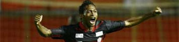 Edu ou Marquinhos no Vitória