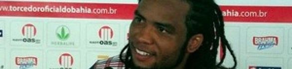 Fora do time, Carlos Alberto vira auxiliar de René Simões