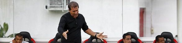 Ricardo não deu certo e clube corre atrás de treinador