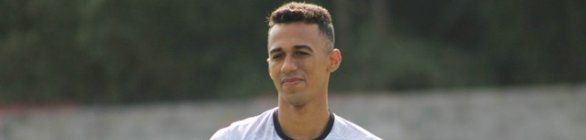 Juninho celebra rápida adaptação e “crescente” do Vitória após sua chegada