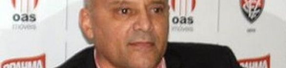 Em busca de atacante, Vitória não descarta retorno de Dinei