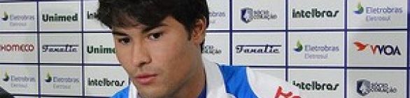 Vitória acerta contratação de Pedro Ken