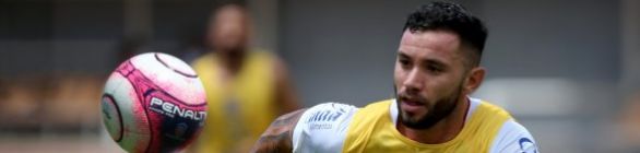  Com dores na coxa, Mena não enfrenta o Juazeirense; Tiago é dúvida