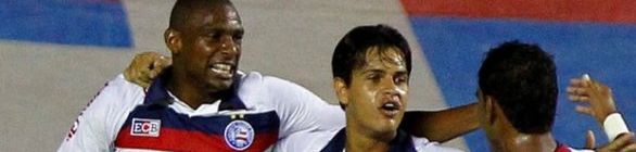 Após goleada, elenco do Bahia comemora a liderança do Baianão