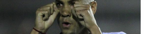 Indisposição intestinal tira Souza de treino do Bahia