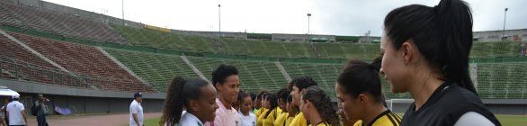 Futebol feminino ganha, pela primeira vez, projeto de iniciação esportiva 