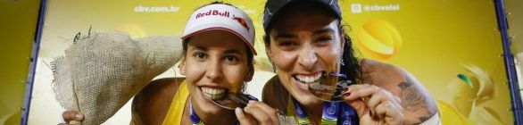 Candidata à medalha olímpica, dupla Ágatha/Duda volta a treinar após 4 meses 