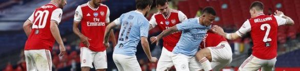 David Luiz dá a volta por cima, Arsenal vence o Manchester City e avança à final
