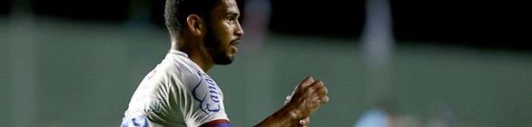 Bahia aproveita falha de Weverton e empata com o Palmeiras nos acréscimos