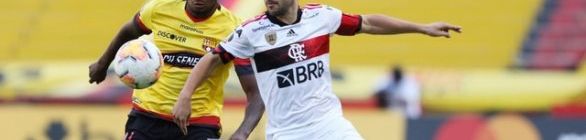 Flamengo supera desfalques, se segura no fim contra o Barcelona 