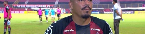 Carleto avalia críticas e liga alerta para o Vitória perto do Z-4