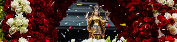 Devotos homenageiam Santa Bárbara