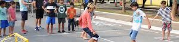 Campanha arrecada tênis para crianças carentes 