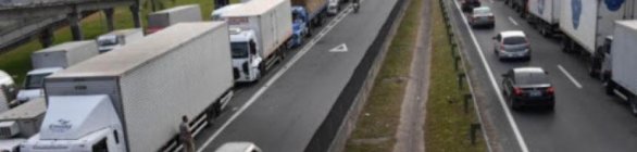 Caminhoneiros organizam paralisação nacional 