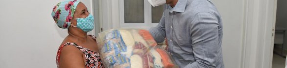  Cesta básicas são entregues pessoas em situação de vulnerabilidade