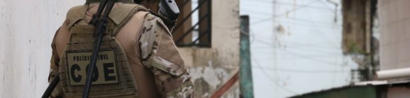 Segurança de mercado e traficantes capturados em SSA