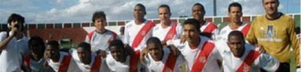 Feirense vence e se mantém na terceira colocação do Baiano