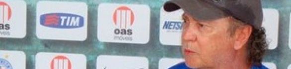 Falcão lamenta ausências constantes, mas vê grupo com desejo de título