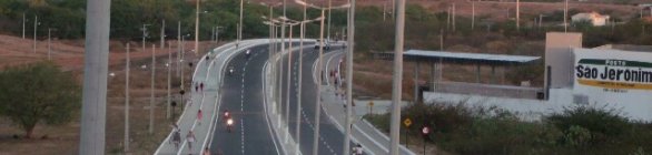 Obras interditam via em Cajazeiras