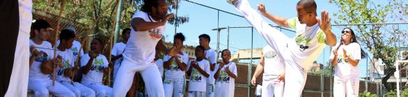 Catálogo mapeia grupos e núcleos da capoeira em Salvador