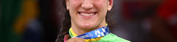Mayra Aguiar leva o bronze no judô e faz história ao conquistar 3ª medalha 