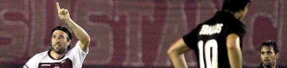 Lanús atropela o Olimpia e põe a faca no pescoço do Flamengo no Grupo 2