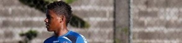 Bahia anuncia contratação do lateral-direito Gil Bahia