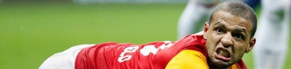 Técnico confirma soco em colega, e Felipe Melo pode até deixar Galatasaray