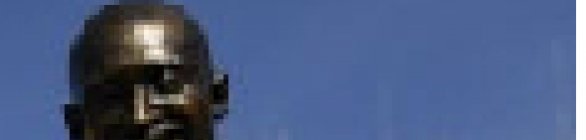 Ex jogador de Basket, Kobe Bryant ganha estátua com sua filha