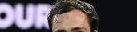 Daniil Medvedev vence Stefanos Tsitsipas e vai para final