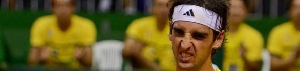 Bellucci ressuscita, vira jogo contra Falla e salva dia brasileiro na Davis